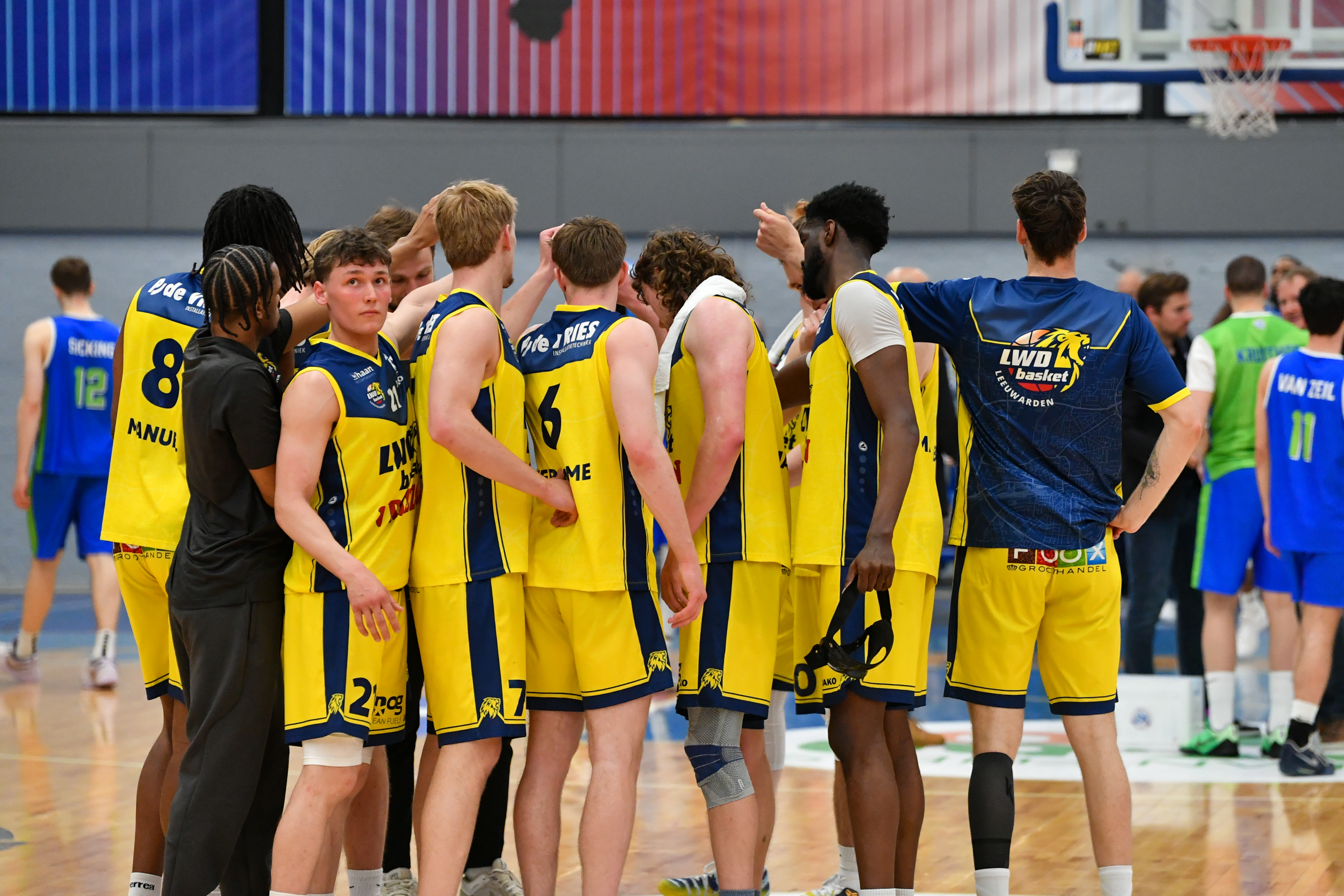 De spelers van LWD Basket