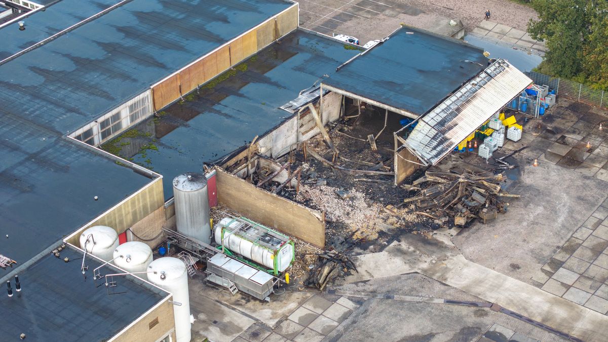 Brand Heerenveen buiten het bedrijfspand ontstaan, politie doet onderzoek