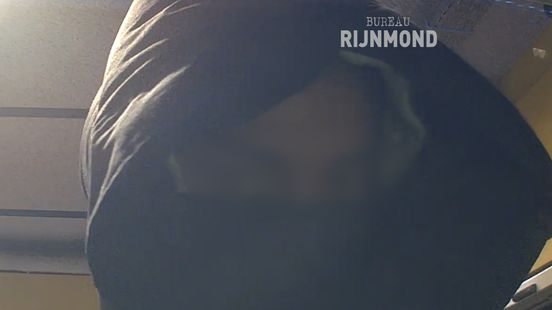 Nep-bankmedewerker licht bejaarde vrouw op, waarna handlanger haar bankrekening plundert