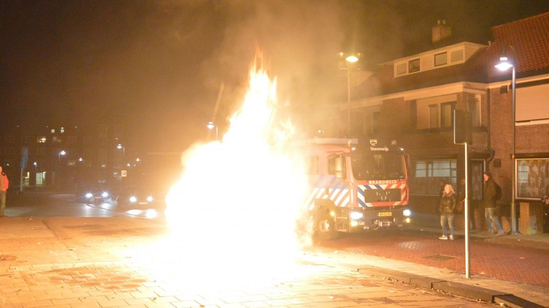 Dixie toilet staat in lichterlaaie