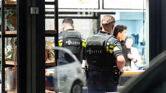 Gewapende overval op snackbar, verdachten dreigen met mes