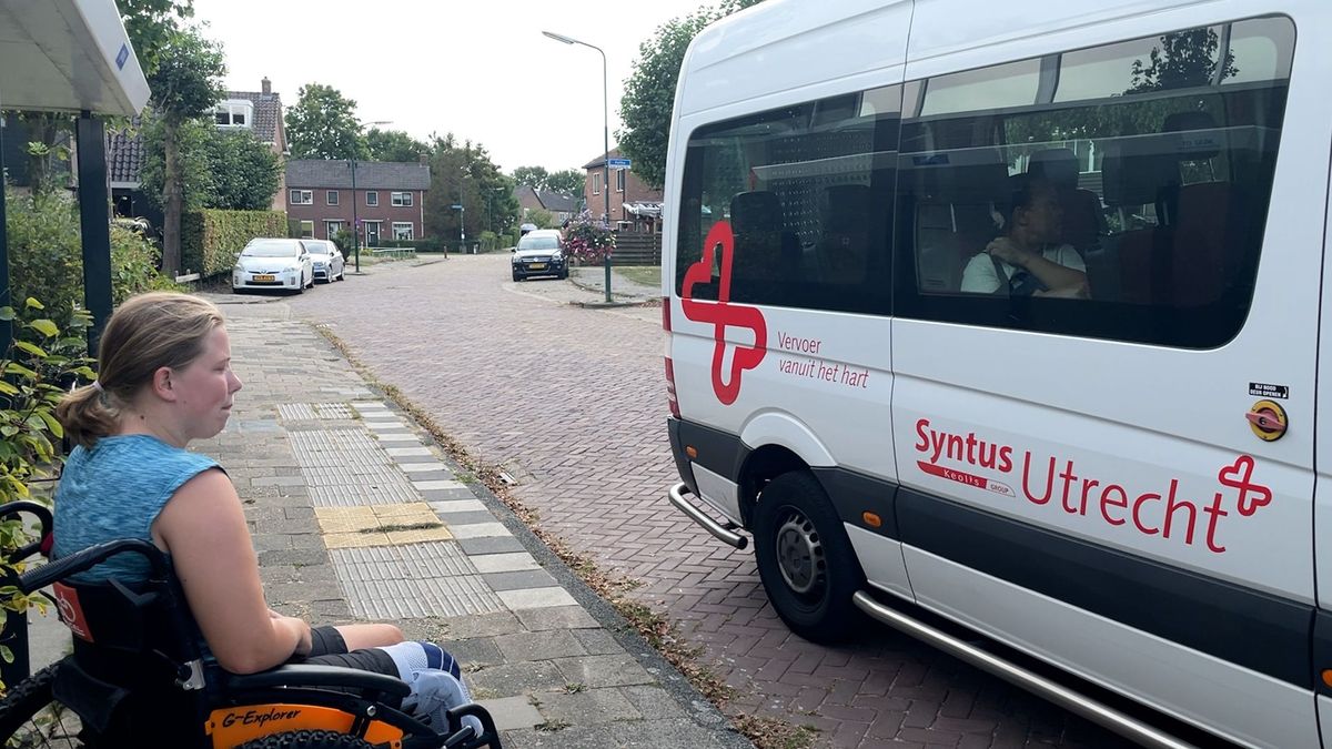 Buurtbus Vreeland neemt geen mensen in een rolstoel mee: 'Ik kan het dorp niet uit'