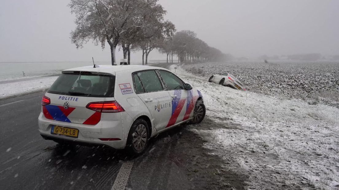 Auto komt in greppel terecht bij Nooitgedacht