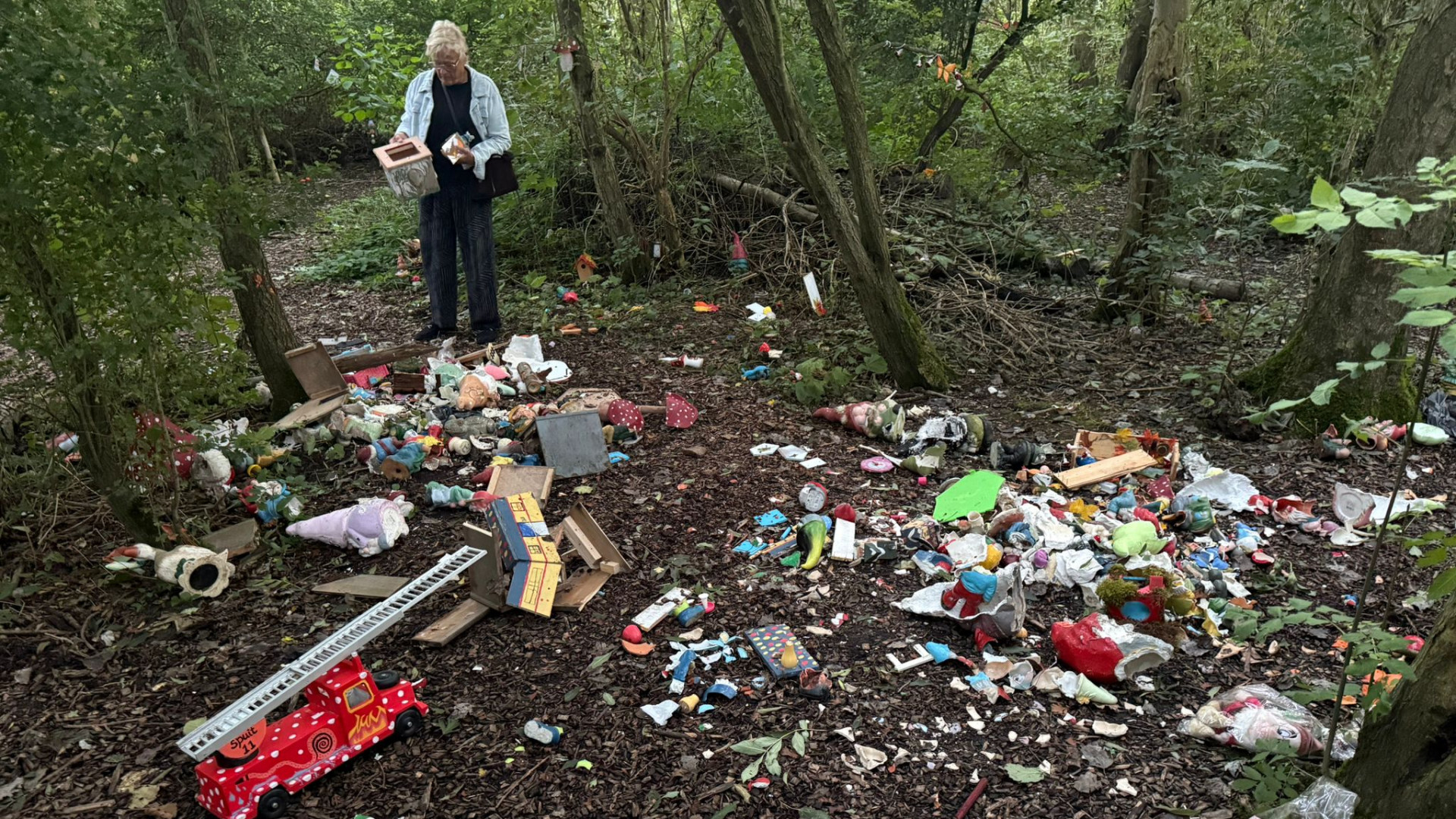 Het kabouterbos is weer gesloopt