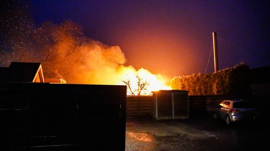 Schuur bij woning in Sappemeer uitgebrand • Mogelijk explosief afgegaan in Stadskanaal • Ongevallen door gladheid. Schuur bij woning in Sappemeer uitgebrand • Mogelijk explosief afgegaan in Stadskanaal • Ongevallen door gladheid.