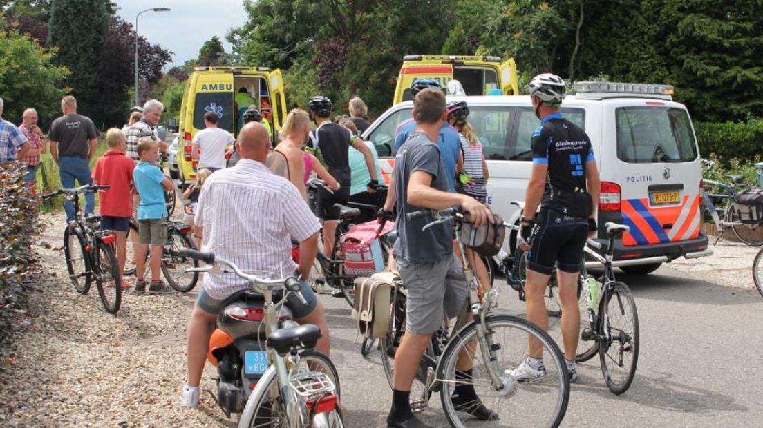 De wielrenster die zaterdagmiddag in Lienden tijdens Flipjes Toertocht ernstig gewond raakte bij een aanrijding, is overleden. Dat meldt de politie.