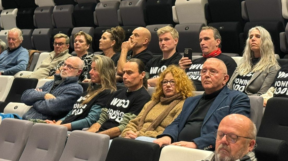 Bewoners van Wico, dinsdag aanwezig tijdens de vergadering in Coevorden
