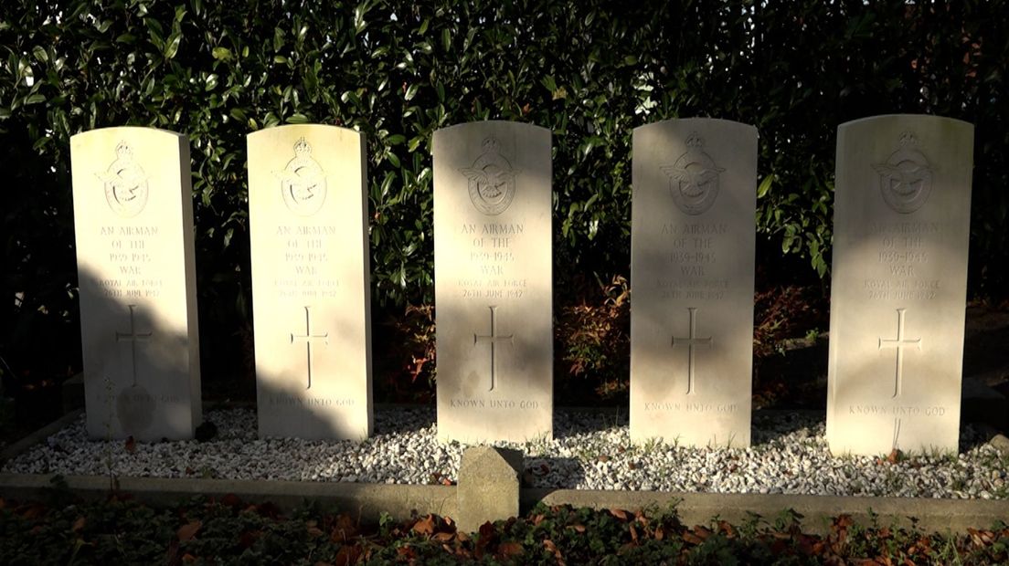 De graven op het kerkhof in Weerselo