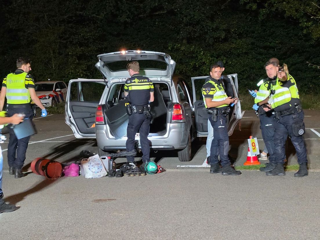 Bij de controle werd onder meer een wapen gevonden.