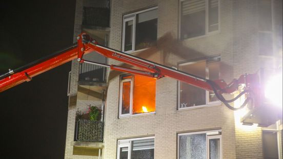 Explosie bij woning • appartementen ontruimd vanwege brand