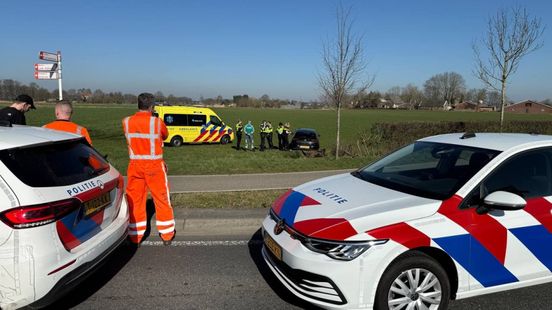 Ambulance rijdt zich vast • nepagent (18) gepakt