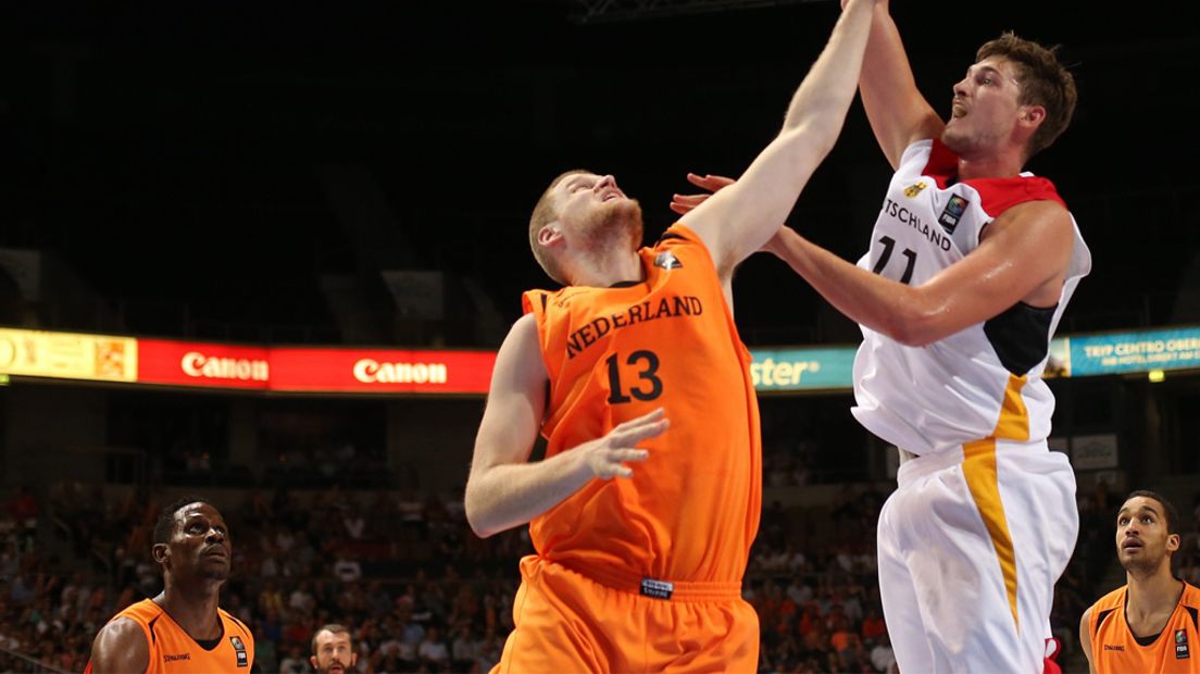 Roeland Schaftenaar in actie voor Oranje