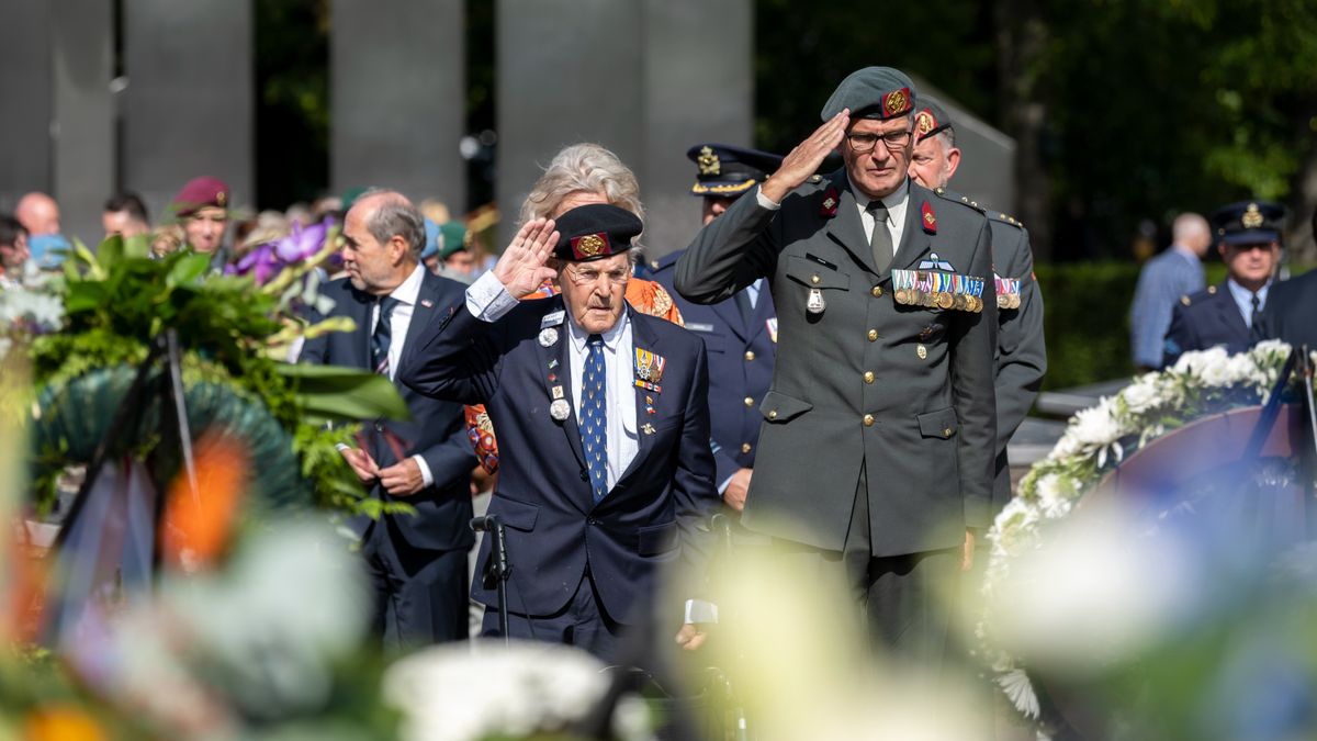 Terugkijken: herdenking bij het Nationaal Indië-monument