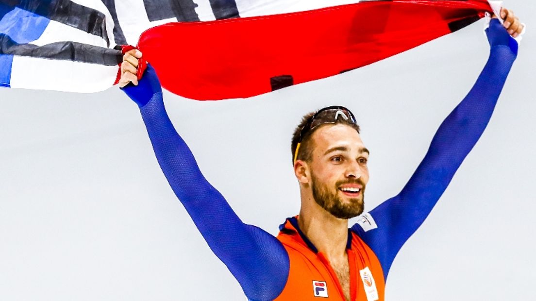 Nuis na afloop van zijn gouden 1.000 meter in de Gangneung Oval (Rechten: ANP/Jerry Lampen)