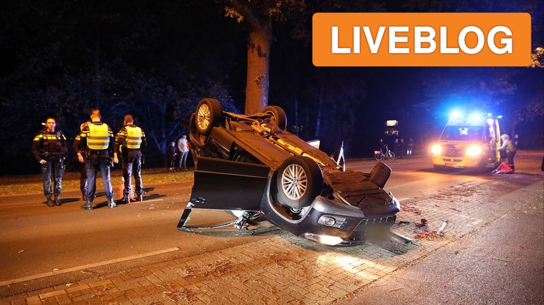 In Apeldoorn is een auto over de kop geslagen