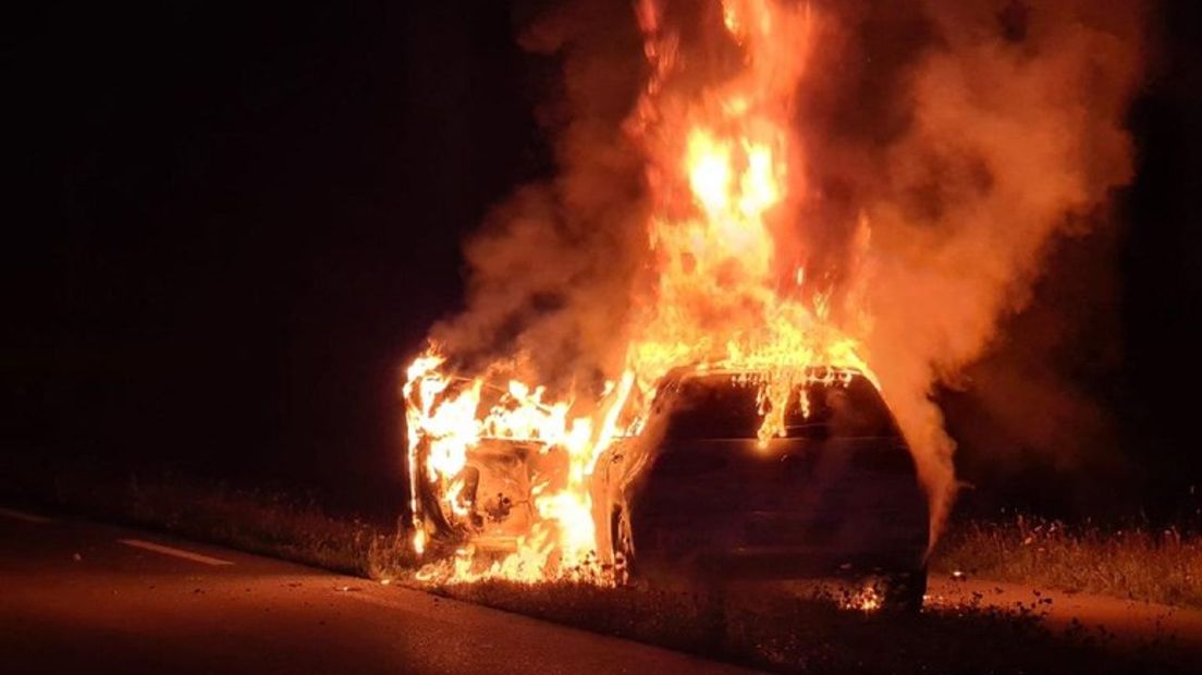 De auto van de zoon van volkszanger Frank van Etten.