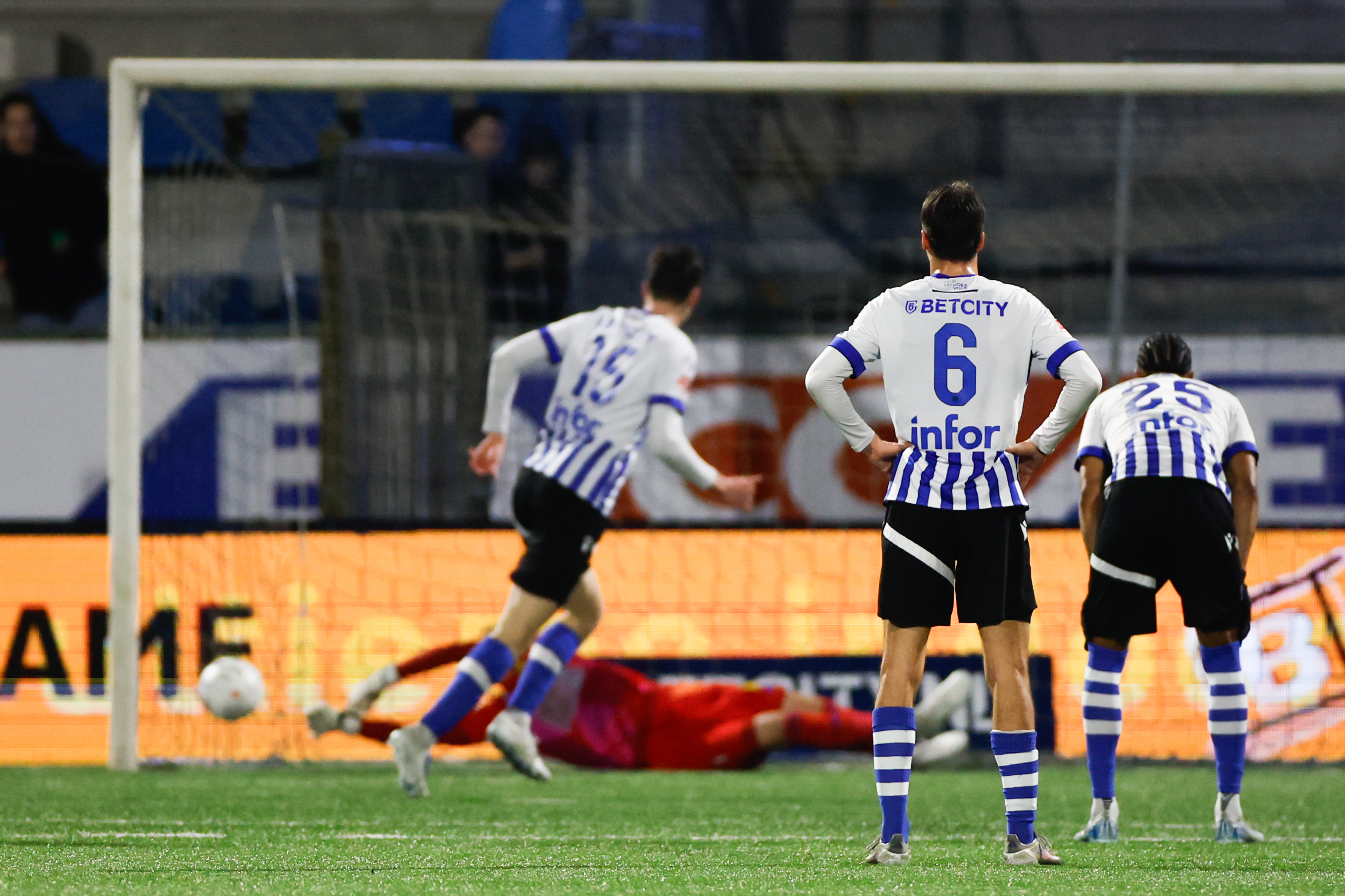Jansen kin in penalty fan Eindhoven net tsjinhâlde