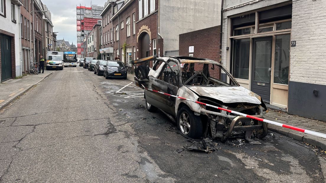 Van de auto is niet veel meer over