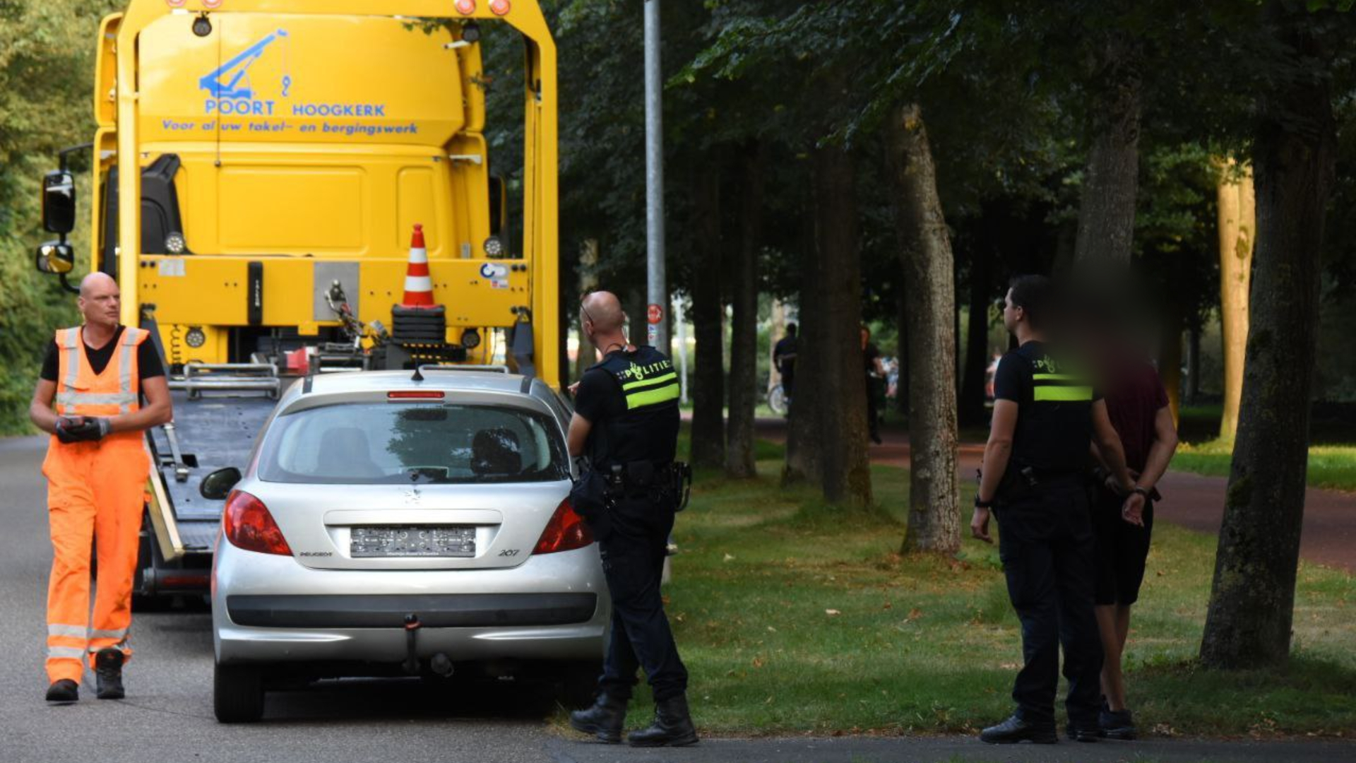 Meisje (15) Rijdt In Auto Zonder Kentekenplaten - RTV Noord