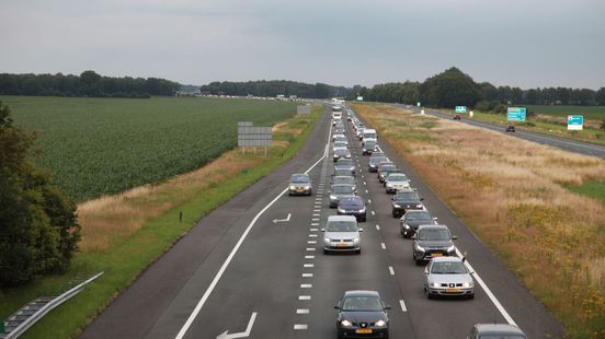 Rijstrook A37 tijdelijk dicht na ongeluk bij Hollandscheveld. Rijstrook A37 tijdelijk dicht na ongeluk bij Hollandscheveld.