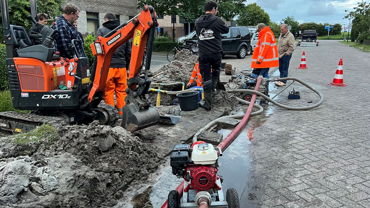Terschelling tijd lang zonder water door kapotte waterleiding in Midsland, storing opgelost