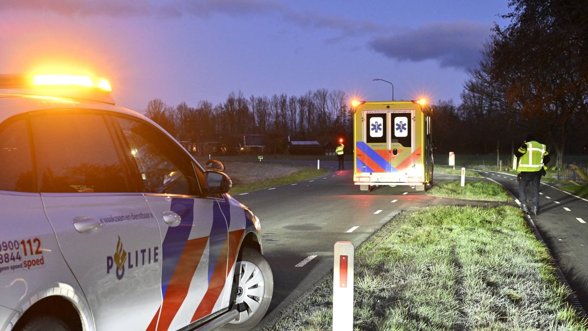 112-nieuws: Auto raakt van de weg bij Loppersum • Man (31) aangehouden voor bedreiging en wapenbezit