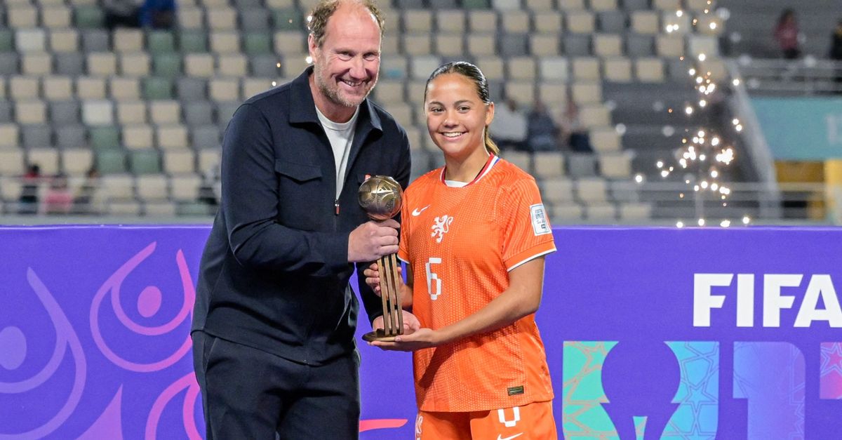 Renfurm Beloond Met Bronzen Bal Na Verloren WK finale Met Oranje Onder renfurm-beloond-met-bronzen-bal-na-verloren-wk-finale-met-oranje-onder