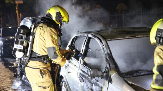 Auto gaat in vlammen op Home