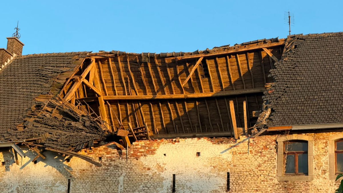 Dak monumentaal pand deels ingestort in Vaals