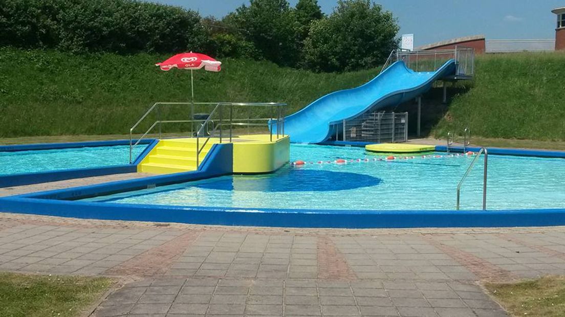 Het kleine recreatiebad bij Zwembad de Wetering.