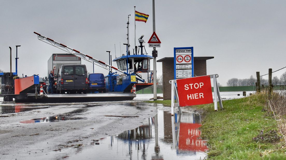 Het Wijhese veer gaat uit de vaart