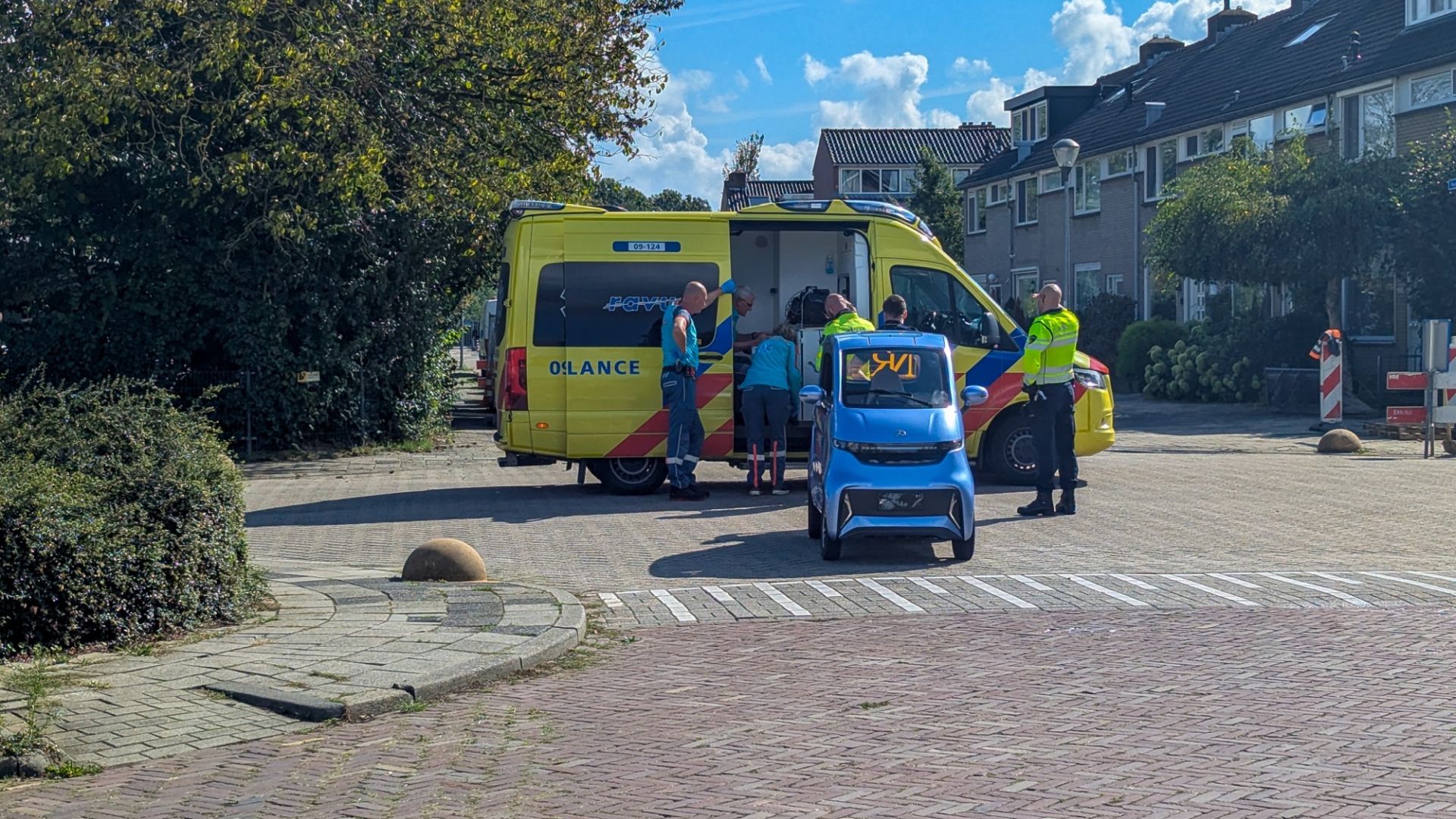 Ongeluk met brommobiel en fietsster in Woerden