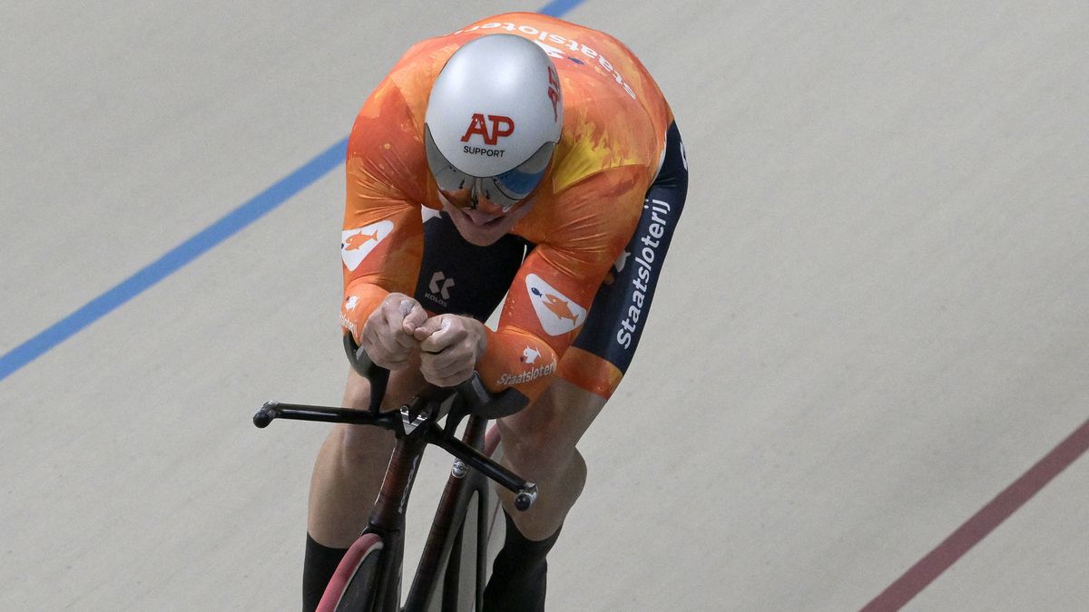Jeffrey Hoogland komt net tekort voor wereldtitel kilometer tijdrit