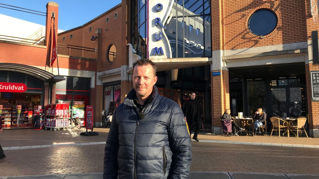 Thijs van Bree van Vastgoed Groningen BV voor 't Forum in Assen, wat ze al in 2018 aankochten (Rechten: RTV Drenthe / Margriet Benak)