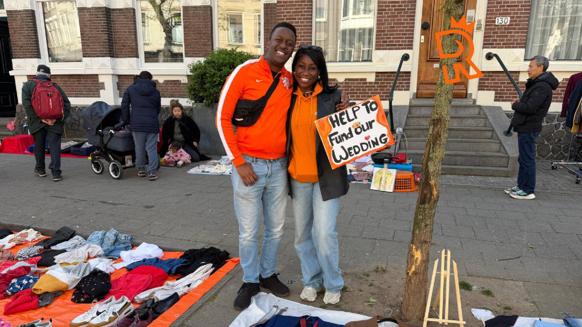 Deze verloofden zamelen geld in voor hun bruiloft.