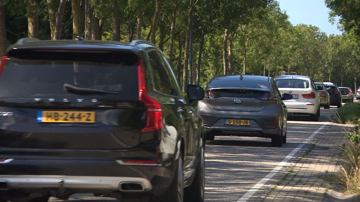 Gemeente Veere onderzoekt verkeersdrukte in dorpen: 'Als men maar zorgt dat dit ophoudt'