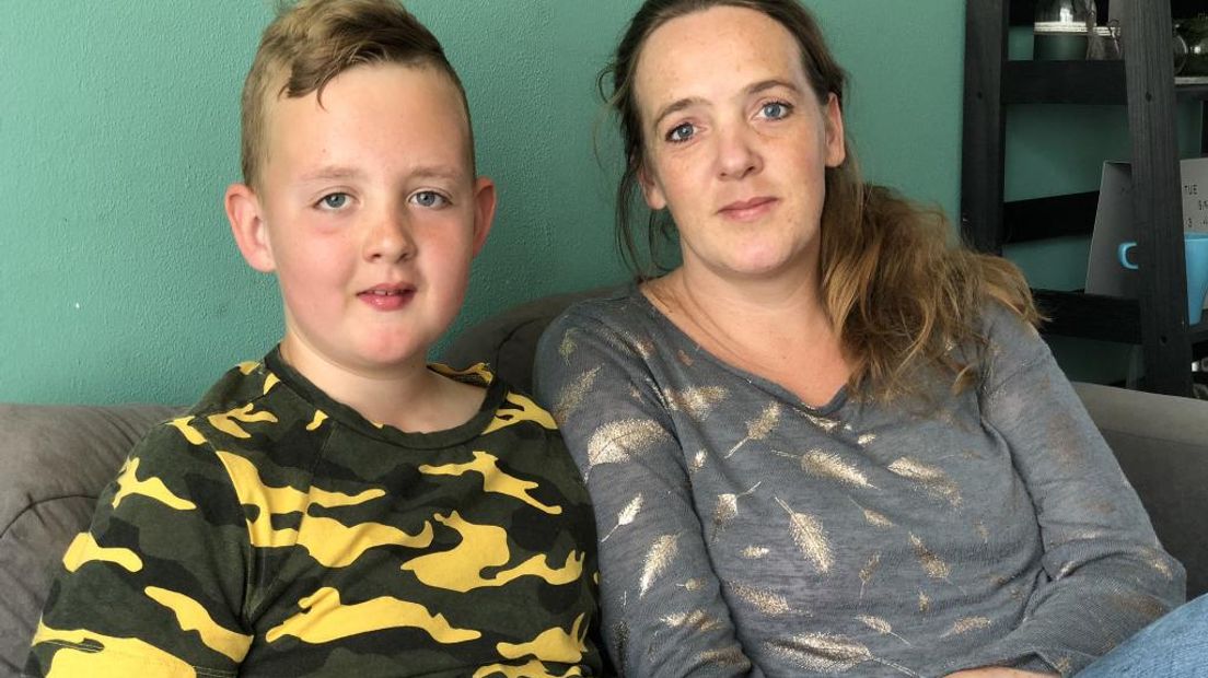 Thijs (12) uit Eerbeek heeft een vorm van autisme. Hierdoor heeft hij thuis last van woede-aanvallen. 'Als ik me geprikkeld voel dan ga ik naar mijn kamer, muziek luisteren. Maar soms is het te laat en dan ontplof ik', vertelt Thijs.