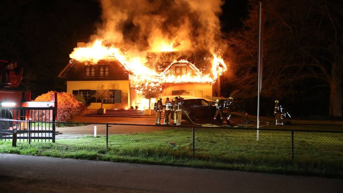 Woning Ugchelen uitgebrand, mogelijk aangestoken