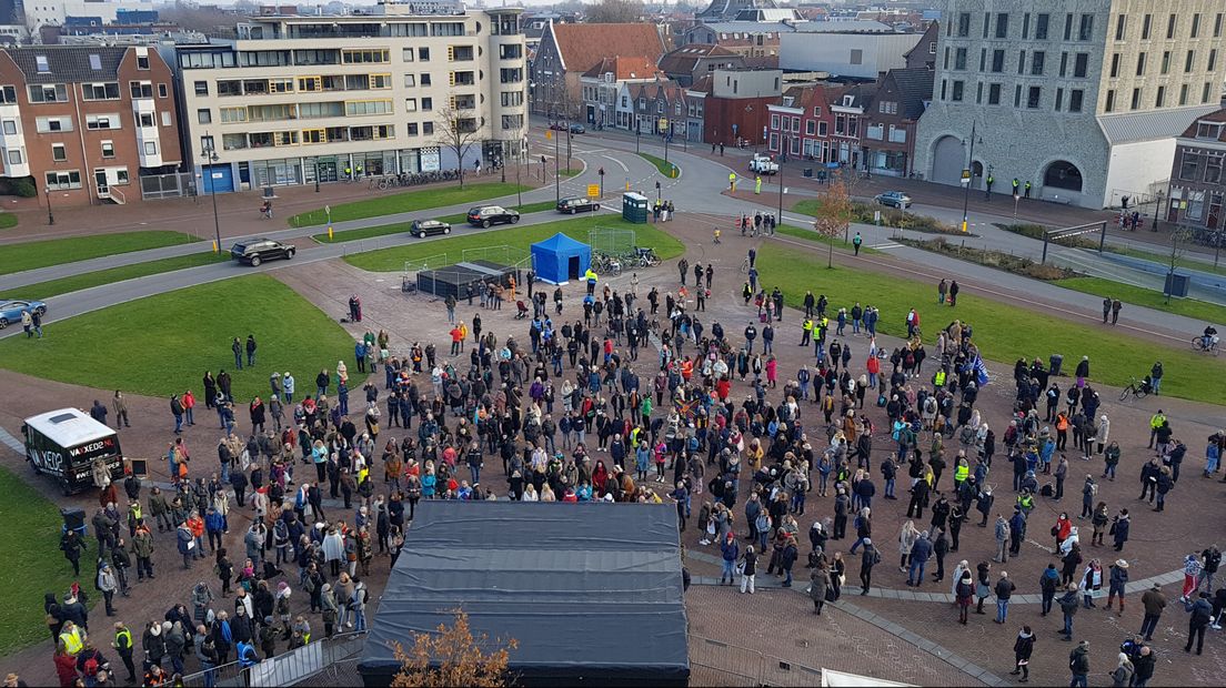 Enkele honderden mensen kwamen samen in Leiden