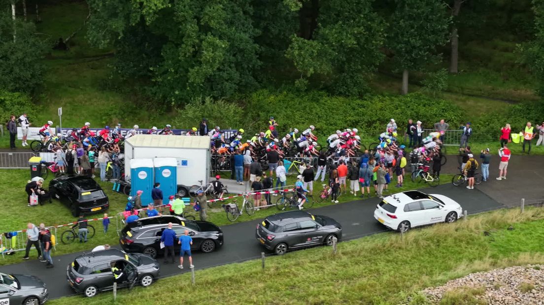Europese jeugdtour naar dak van Drenthe: 'Dit heb je niet in Engeland'