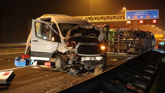 Grote verkeersdrukte op A50 na ongeval. Grote verkeersdrukte op A50 na ongeval.