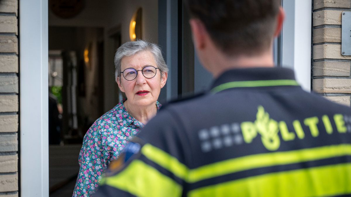 Nepagenten uit Rotterdam en Schiedam opgepakt nadat bewoner politie inschakelt