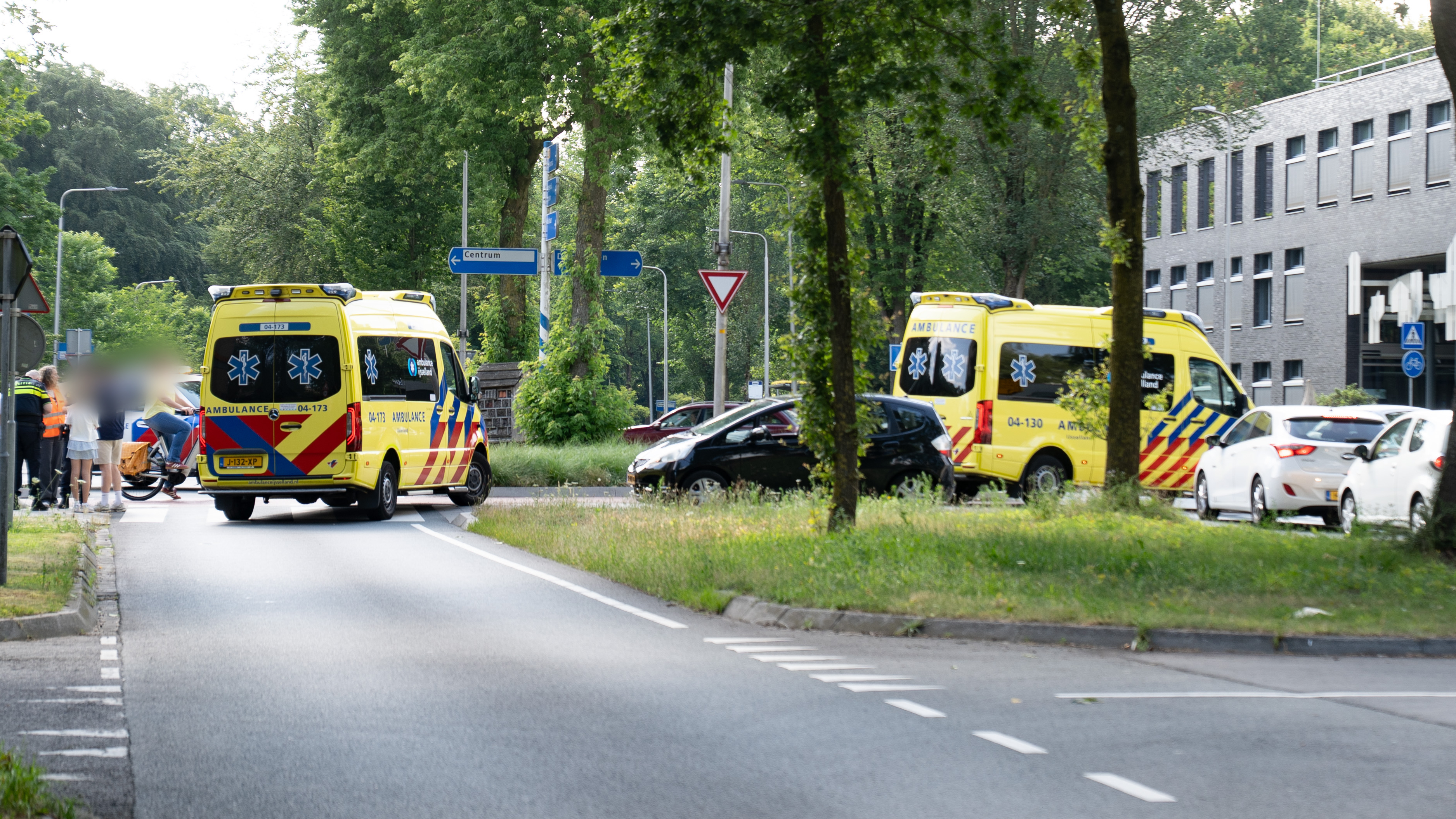 Fietsster gewond bij aanrijding in Deventer.