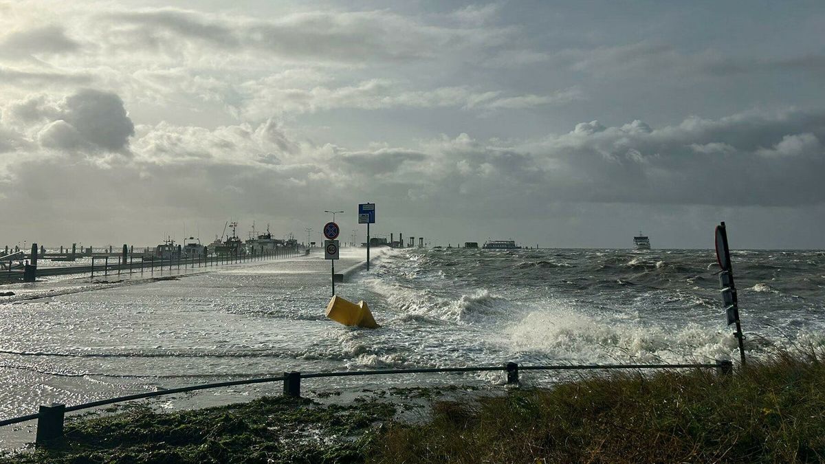 Alle boten van en naar Ameland en Schiermonnikoog tijdelijk geschrapt vanwege hoogwater