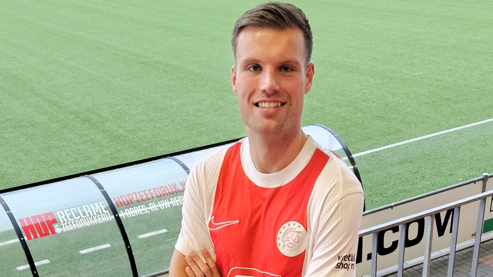 Eindelijk kan Van den Dikkenberg zich bewijzen in tweede divisie: 'Vertrouwen in zorgeloos seizoen'