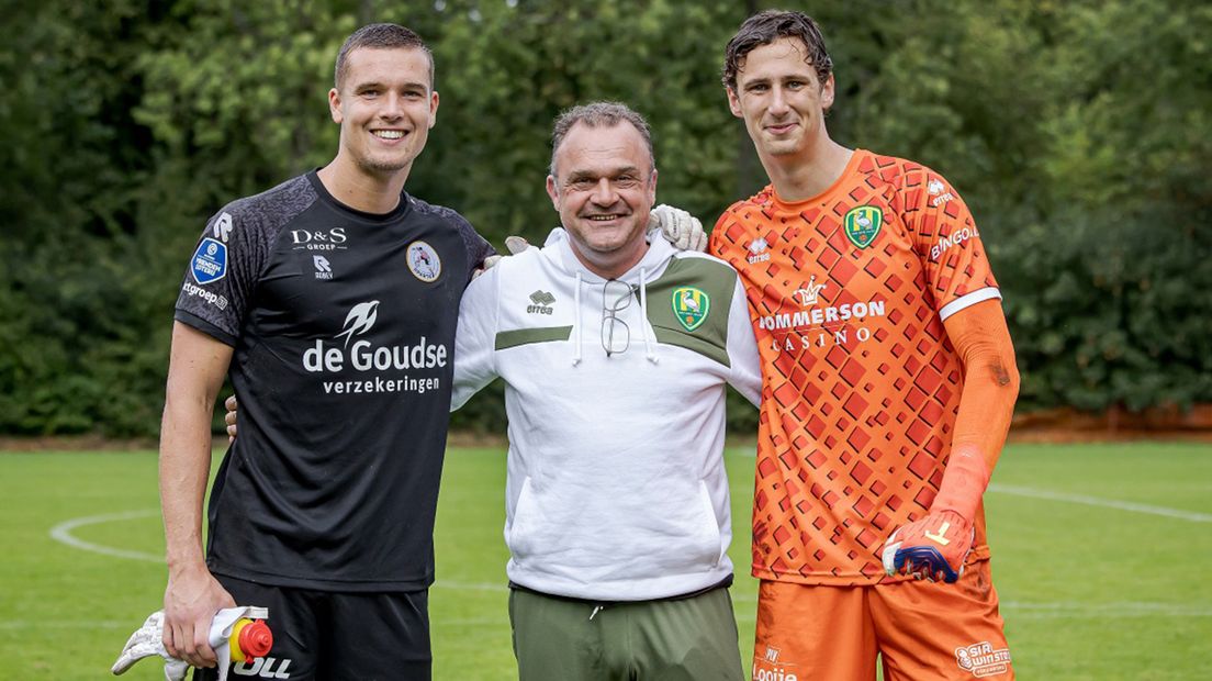 Mulder met Schoonderwaldt (L) en Wentges (R)