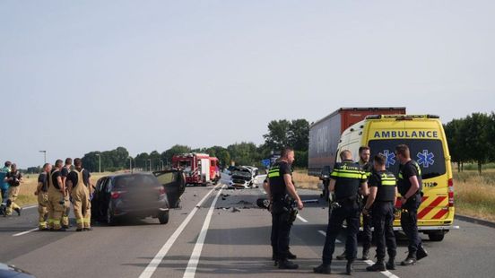 Kind gewond na botsing • ongeluk op brug. Kind gewond na botsing • ongeluk op brug.