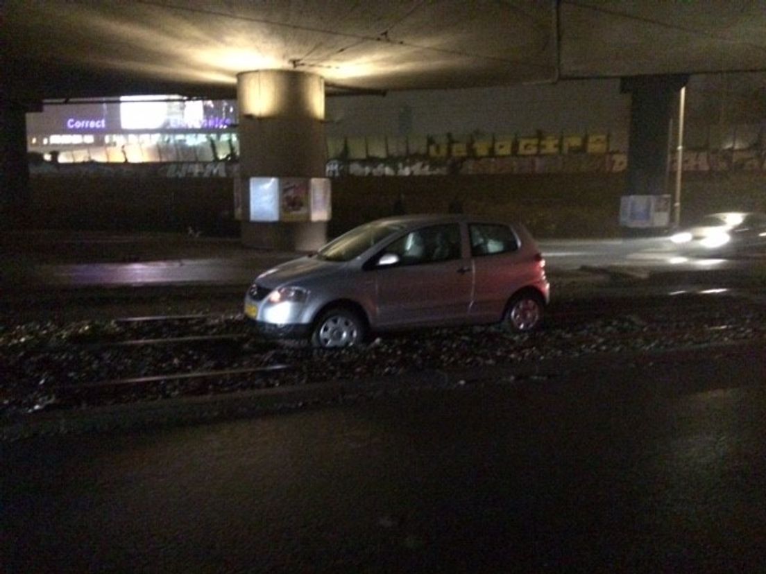 Auto blokkeert Rotterdamse trams