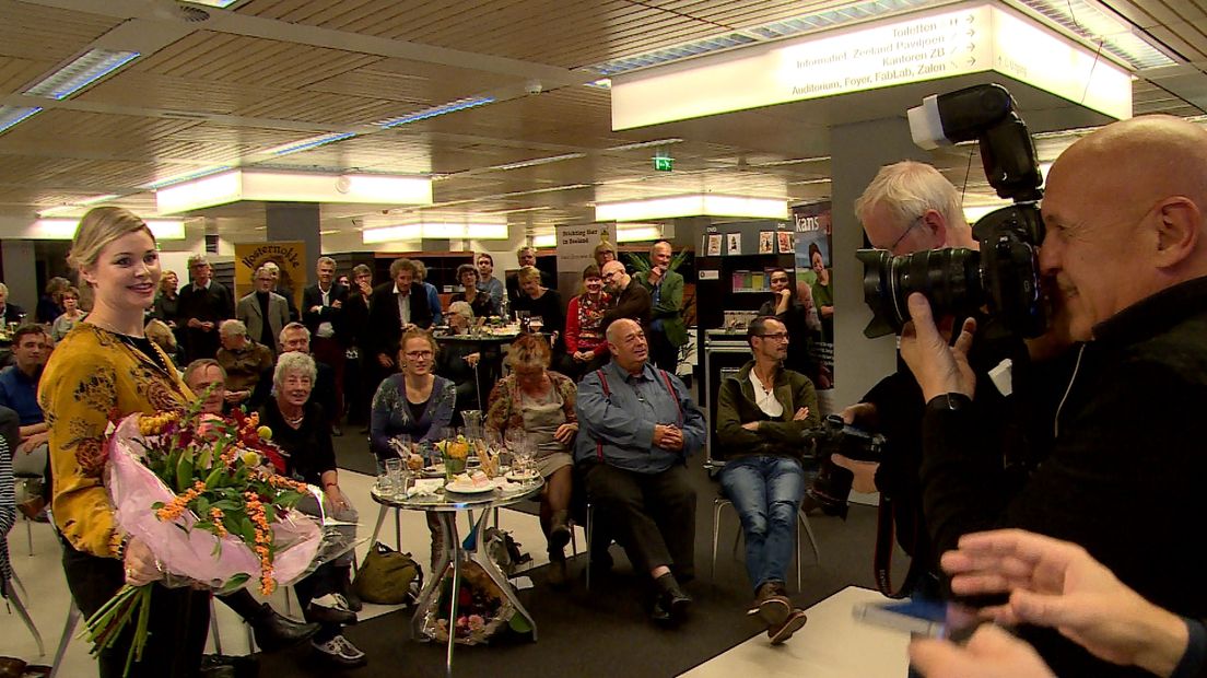 'Stikke Haef!' vindt Franca Treur haar Boekenprijs