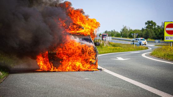 Auto uitgebrand bij Wijnjewoude Nieuws